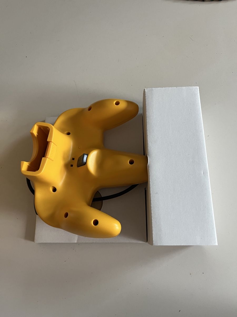 Controller: N64 Controller in gelb - in OVP - Top Zustand – Usato da Baden venduto da tob_t8gw 3