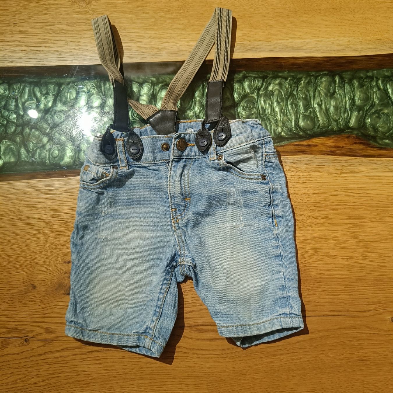 H&M Pantaloni: Shorts Grösse 80 – Usato da Jaberg venduto da urig17.