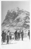 Grindelwald (BE) Wintersport Skifahrer am Berg belebt