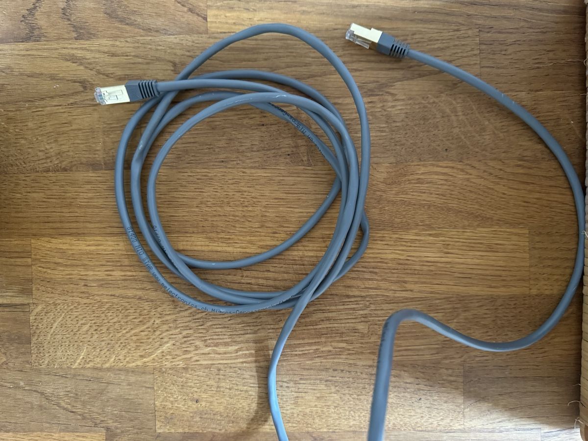 Câbles: Network Cable Grey RJ45 Ethernet 3m – D'occasion à Zürich par ambizio