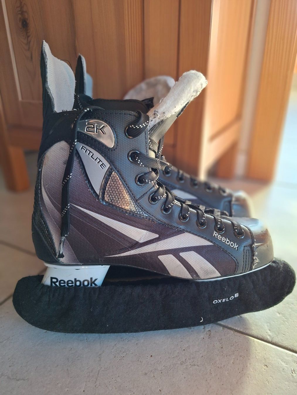 Reebok Pattini da ghiaccio: Eishockeyschlittschuhe, Gr. 40 – Usato da Wohlen b. Bern venduto da Looking4ward