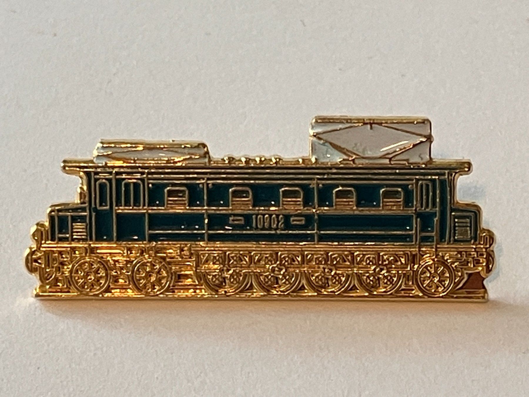Placchette & Badge: 1 Pin Eisenbahn Lokomotive – Usato da Basel venduto da djwwpp
