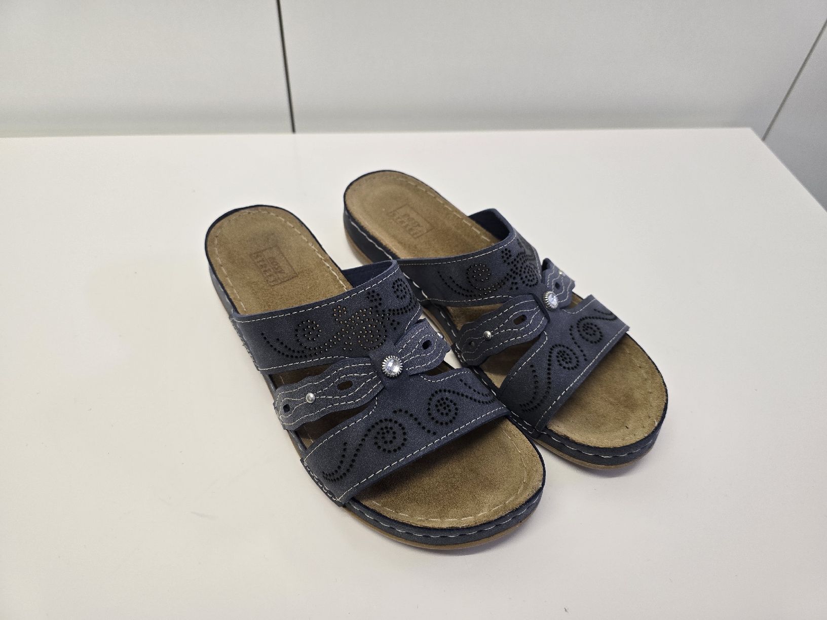 Scarpe da donna: Cosy Street Pantolette Gr.40 – Usato da St. Gallen venduto da CAPYCORP