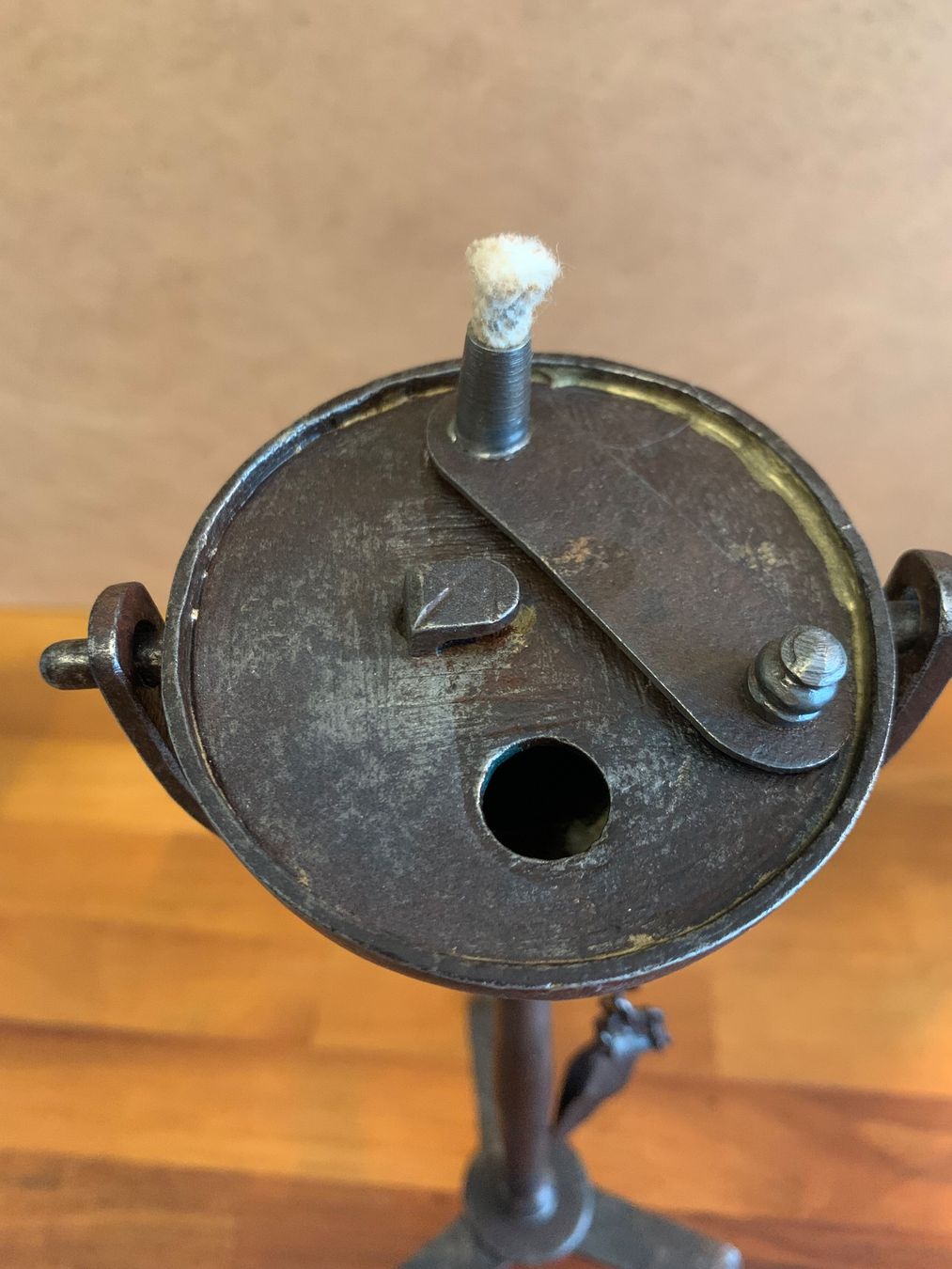 Lampade: Öllampe aus Schmiedeeisen – Usato da Winterthur venduto da sommer_2019 2