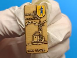 Vintage Brosche 1990 22. Engadin Skimarathon Bever - Box 47
