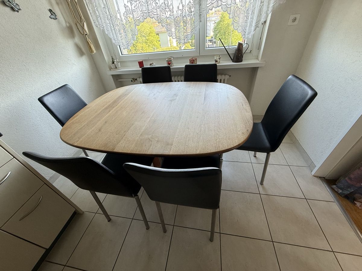 Set di tavolo e panche: Esstisch mit 6 Stühlen, Holz, Leder – Usato da Ehrikon venduto da Mmeite 1