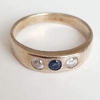 schlichten 925 silbrr Ring mit einem blauen Saphir gr.17,4 m