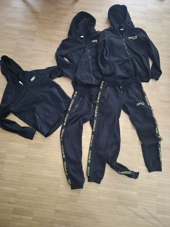 1 Nike Trainer Jacke, 2 Jungen Trainer, Gr. 158/164