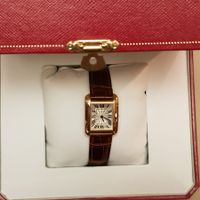montre neuve CARTIER Tank en  or 18k mouvement quartz