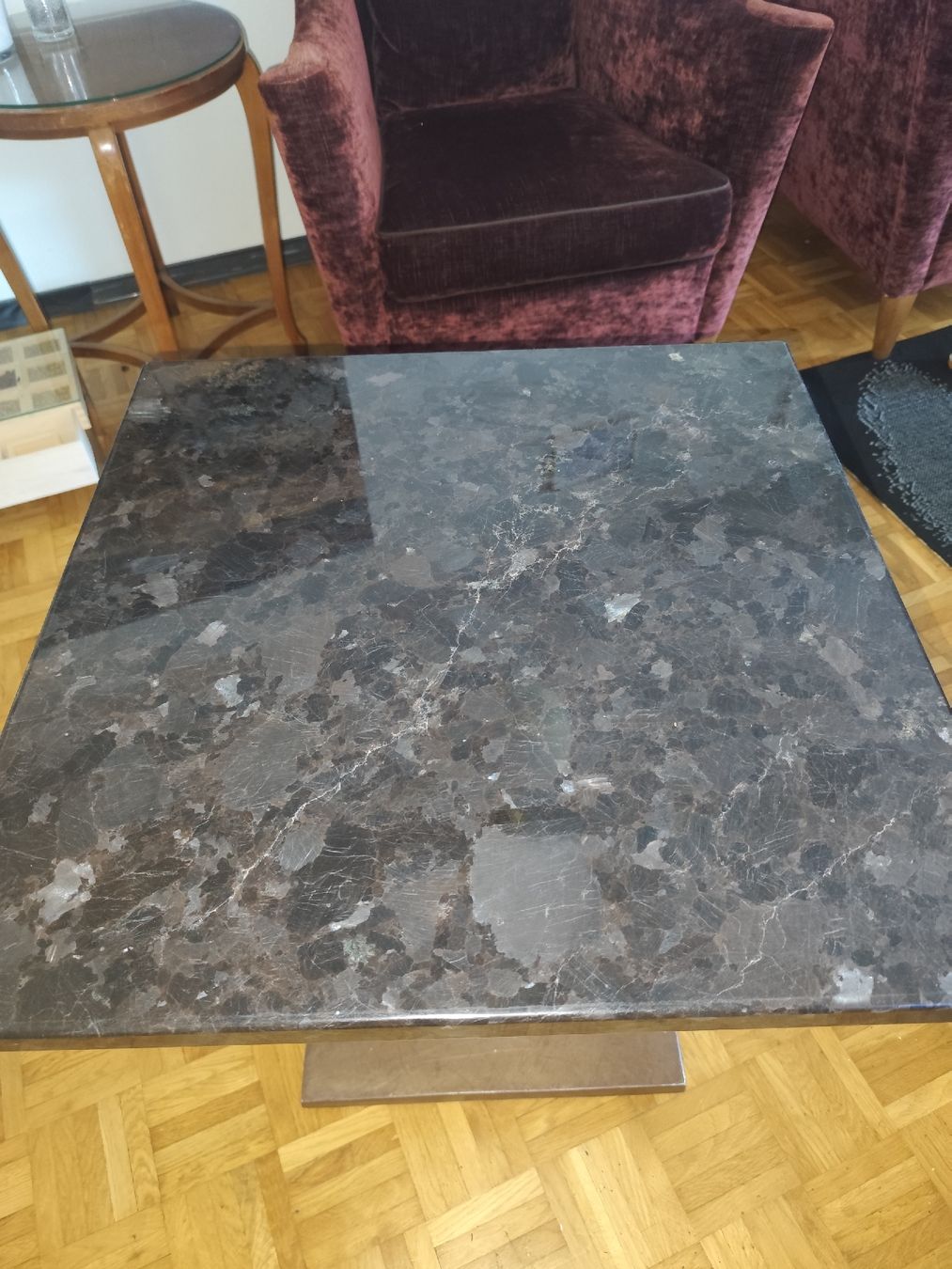 Tavoli: Exklusiver Designer-Marmortisch mit edler Berner Geschichte – Usato da Kehrsatz venduto da SarBen64 1