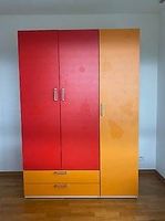 Armoire enfant rouge et orange 