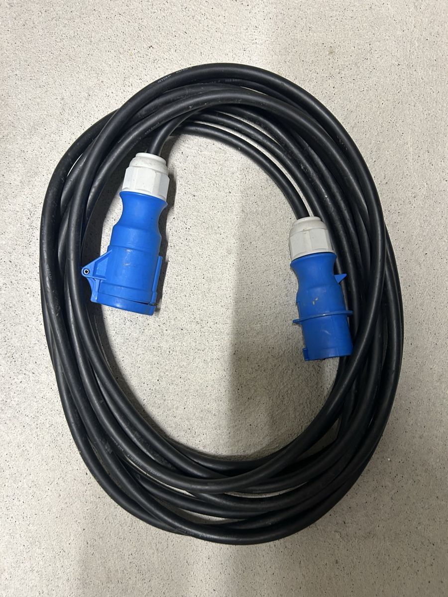 Kabel: 2Stk CEE-Verlängeungskabel 10M – Gebraucht aus Epsach von lar_9krb