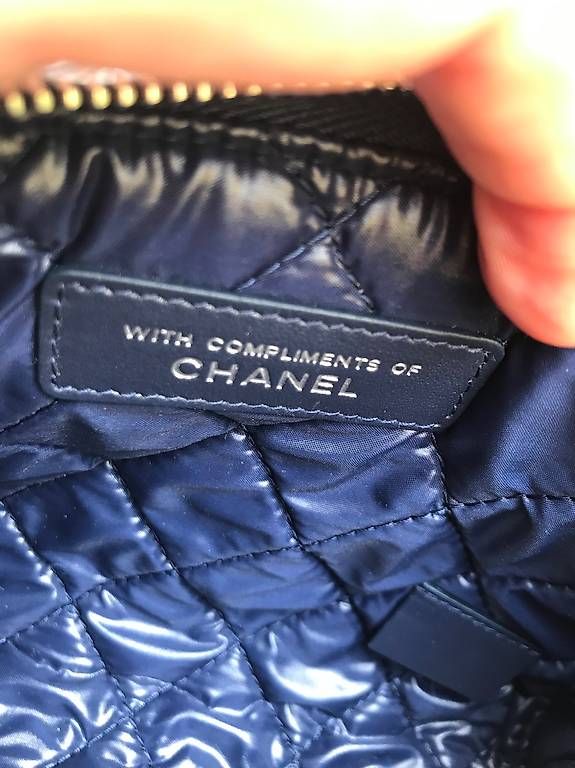 Chanel Custodie per cosmetici: Chanel kleine clutch / schminktasche – Usato da Riehen venduto da lana81 4