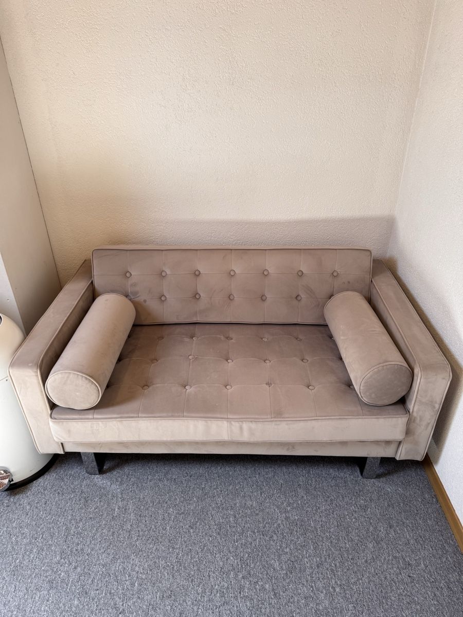 Divani: Sofa hellbraun gebraucht - 148 cm x 88 cm – Usato da Ittigen venduto da Stefu.CH