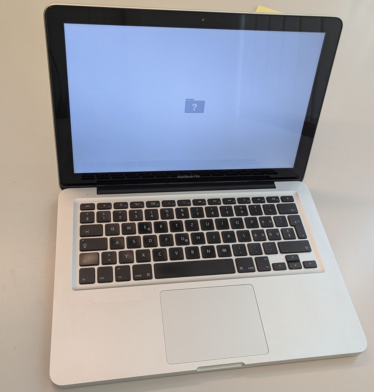 Apple Notebooks: MacBook Pro 13" 2011 – Defekt aus Zürich von pointedarch 4