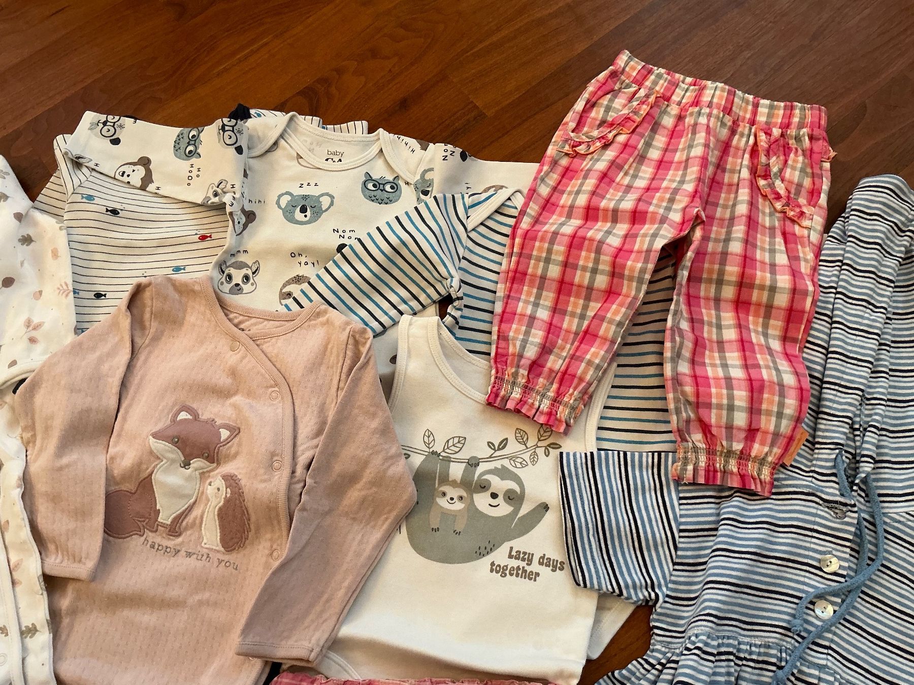 Lotti & Set di vestiti: Herziges  KLEIDERPAKET  Gr. 74 – Usato da Aesch BL venduto da Fortexx 2