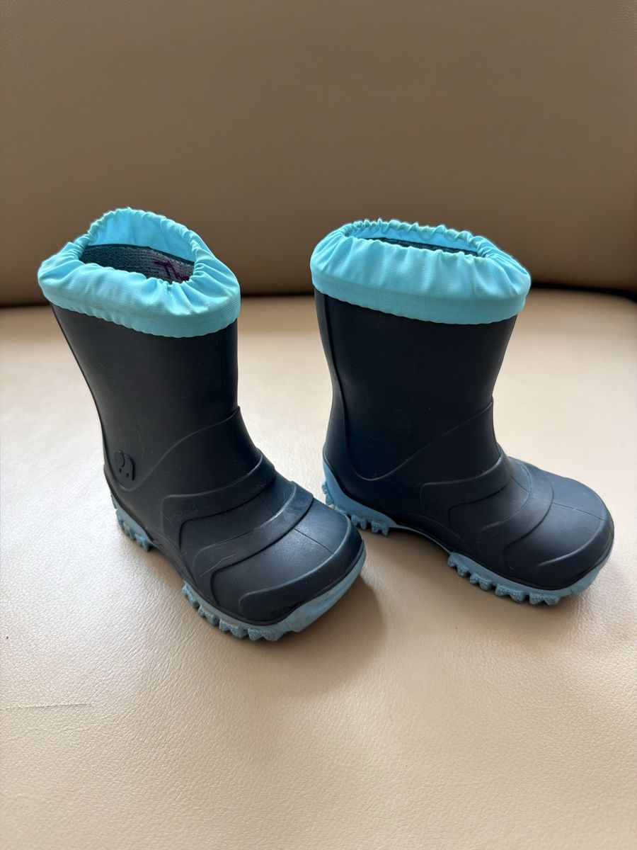 Scarpe per ragazzi: Kids blue rain boot size 20 very good condition – Usato da Diessenhofen venduto da mar_8cyl 1