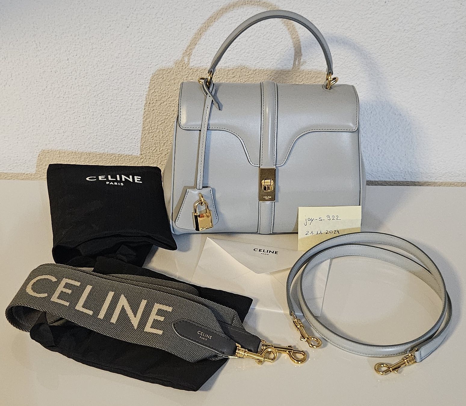 Celine Borse da donna: Celine Bag Leder Hellblau neuwertig mit extra Strap – Nuovo (secondo la descrizione) da Kloten venduto da Jay_s_922