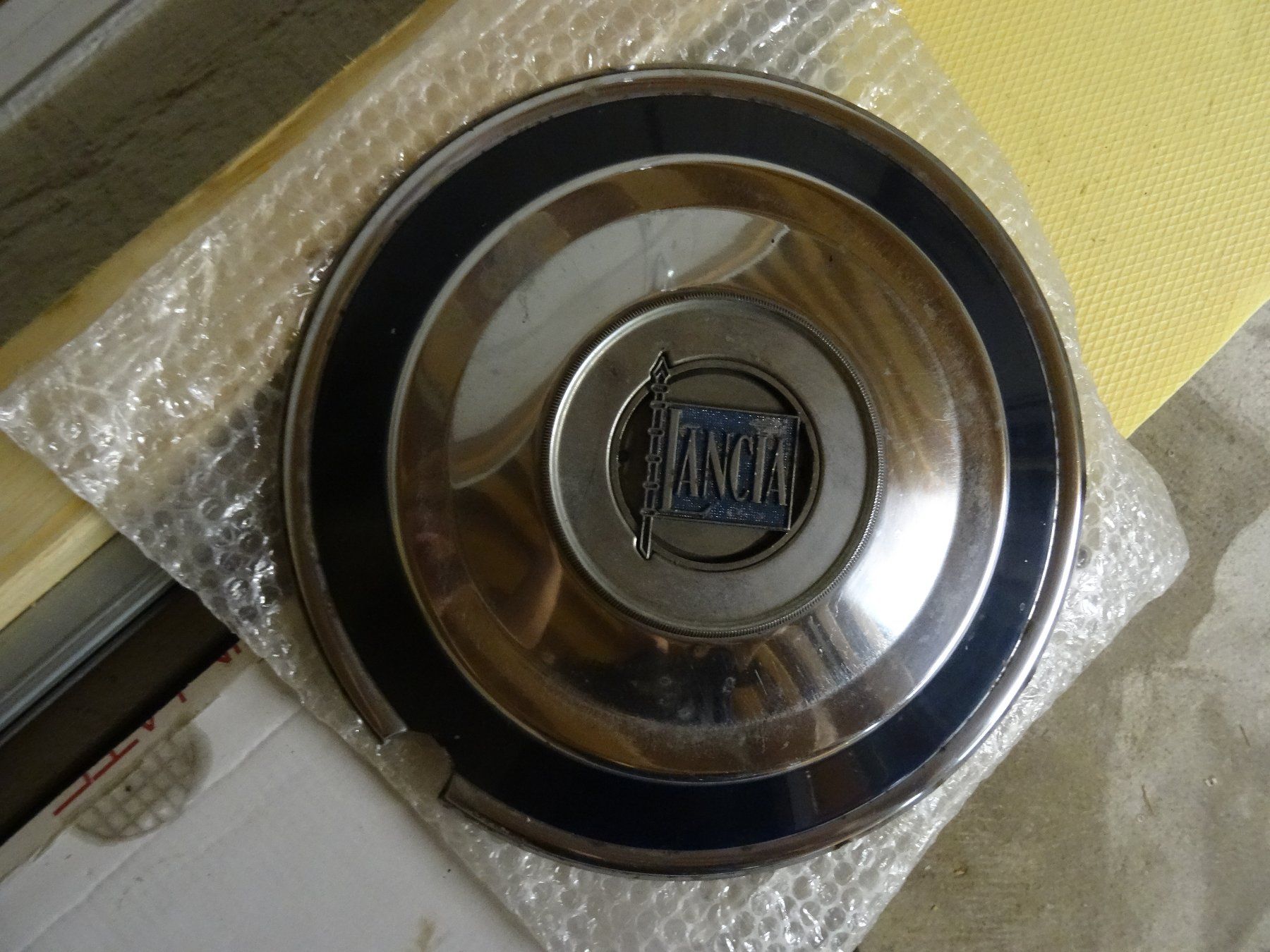Lancia Tutti pezzi di ricambio auto: LANCIA FLAMINIA  2.8 , V6 – Usato da Niederbipp venduto da mission55impossibile