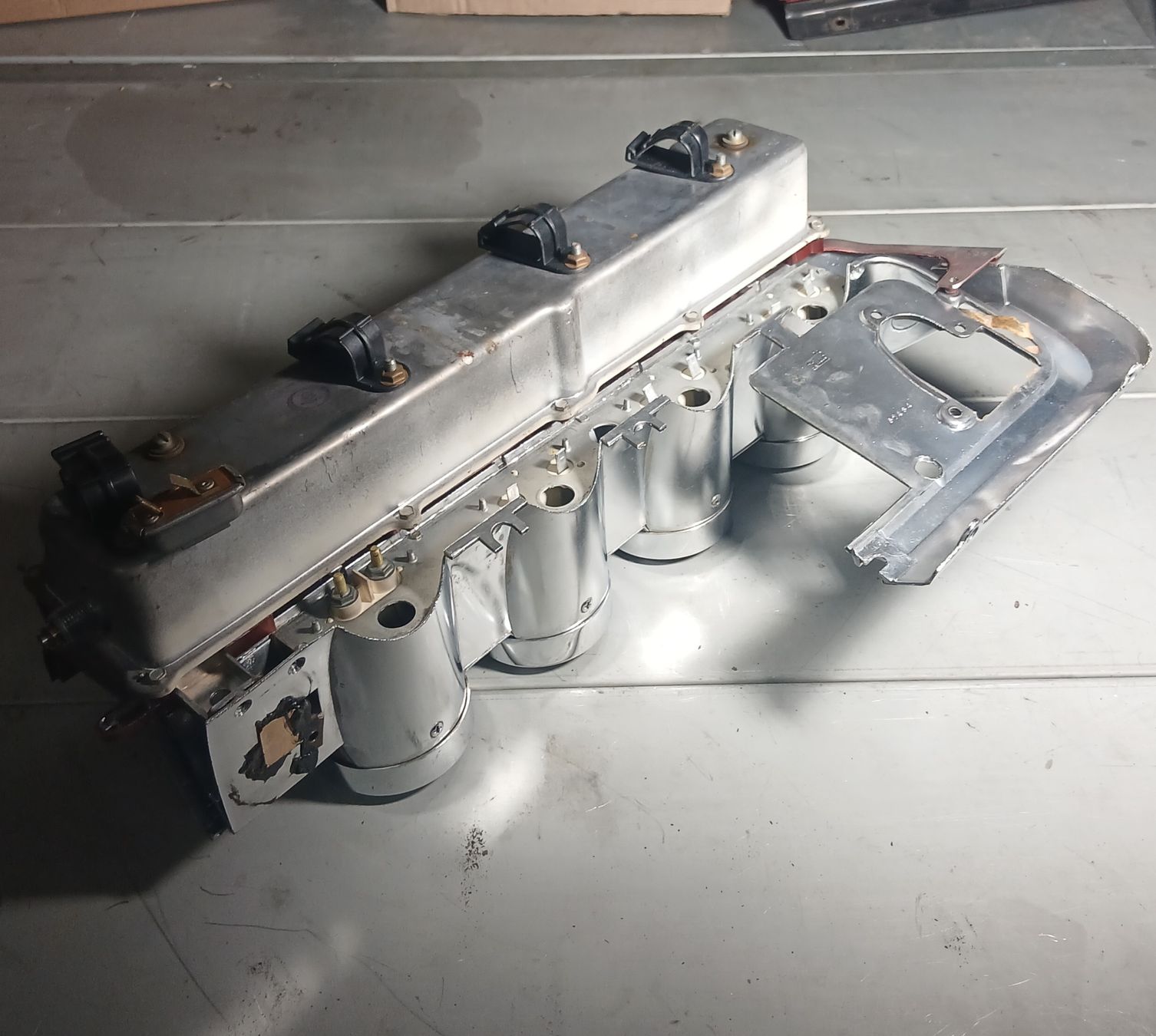 Ford Tutti pezzi di ricambio auto: Compteur Ford Thunderbird 66 kmh – Usato da la heutte venduto da Auto-stock 2