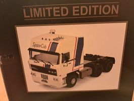 Road Kings DAF 3300 Space Cab Limited Edition 1:18