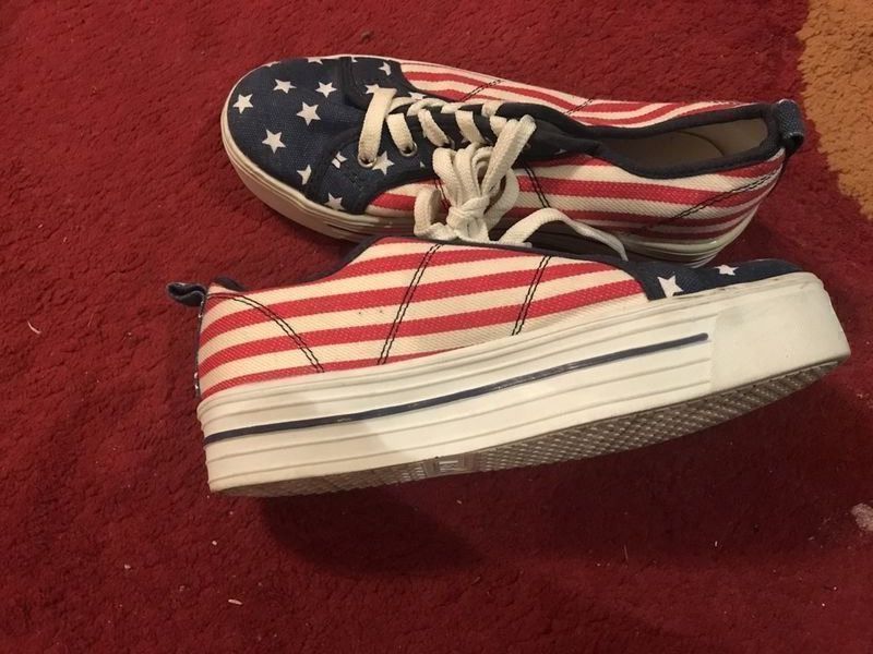 Schuhe für Mädchen: Freizeitschuhe 37 wie Converse Amerika – Gebraucht aus Bergdietikon von antovale 1
