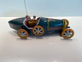 Bugatti T-35 Rennwagen mit Uhrwerk Neu + OVP Länge =18 (99)