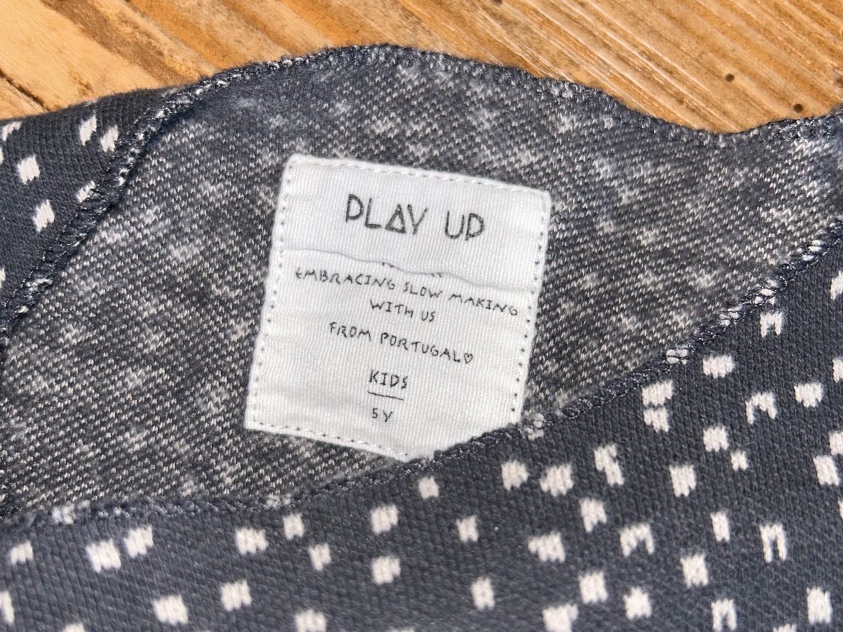 Vestiti & Gonne: Graues Kleid Play up 110/116 – Usato da Safenwil venduto da 2hand_aber_wertvoll 1
