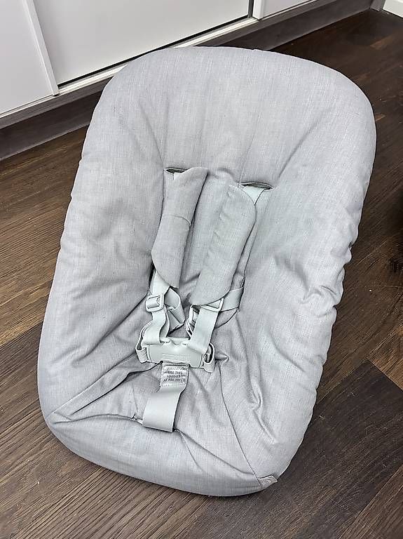 Hochstühle: Stokke Babyschale – Gebraucht aus Mettmenstetten von Lorena35