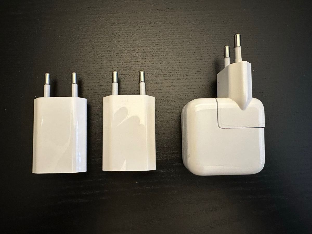 Apple Lecteurs & Adaptateurs: Assorted Apple USB-A Power Adapters – D'occasion à Thalwil par Ven.Mic 1