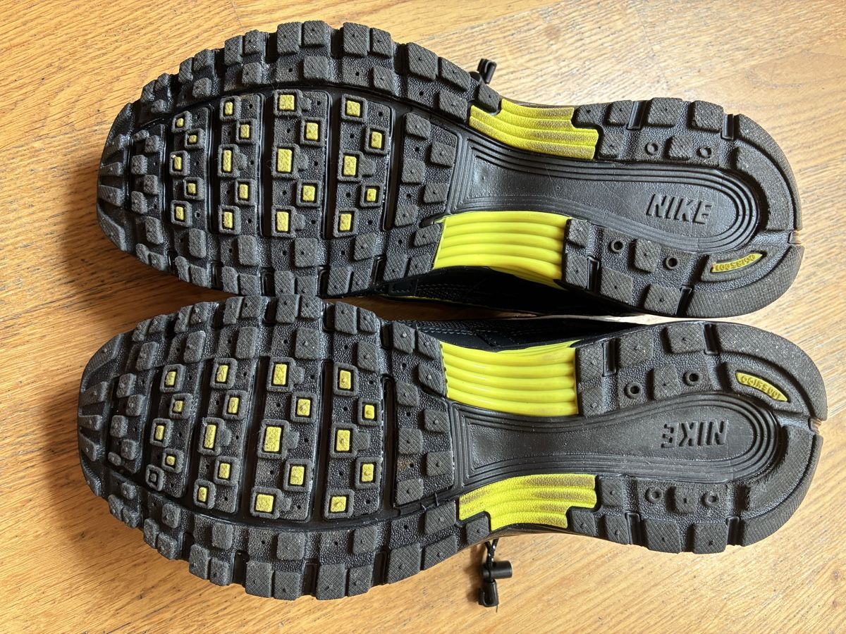 Nike Scarpe da donna:  Nike P-6000-Anthracite High Voltage, Grösse 41 – Nuovo (secondo la descrizione) da Steinmaur venduto da jul_6lwt 2