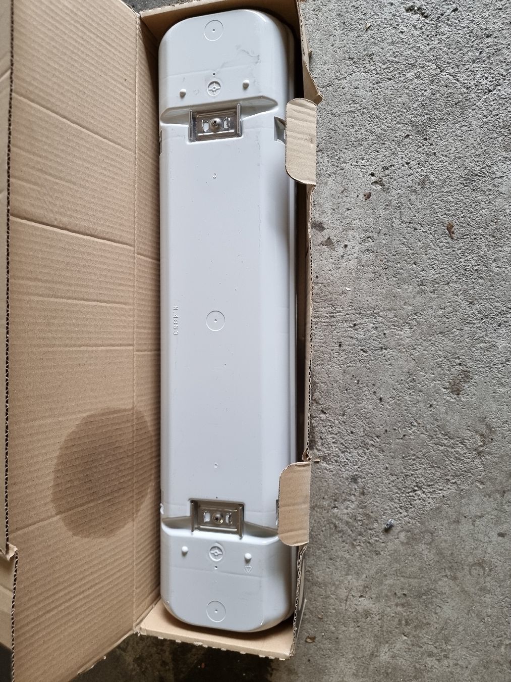 Lampade: Röhren Leuchte ohne Leuchtmittel – Nuovo e nell'imballaggio originale da Wikon venduto da Blueline01 1