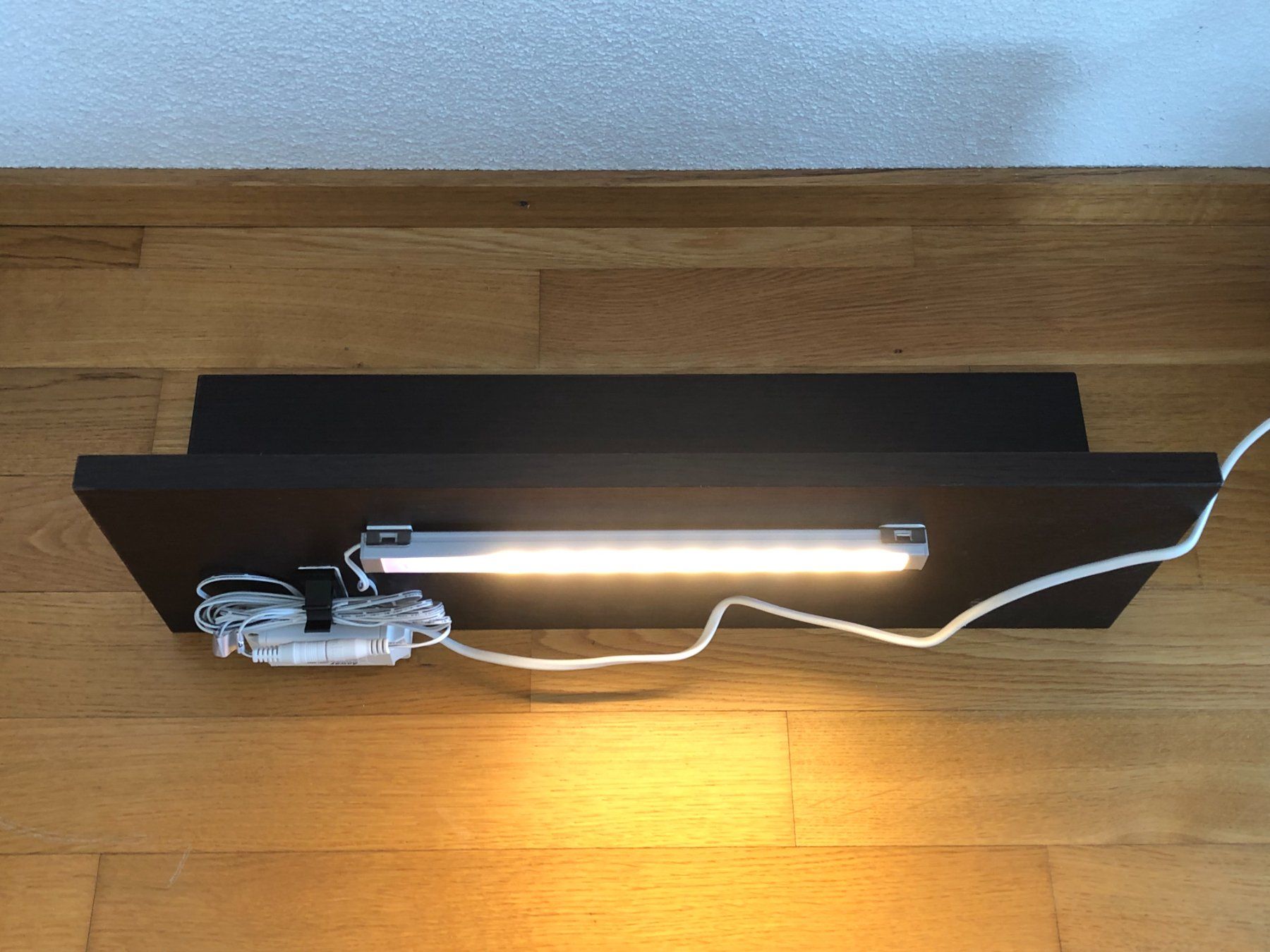Scaffali: Wandregale mit LED-Leuchten – Usato da Obfelden venduto da Jeter01 2