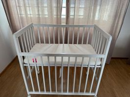 Beistellbett weiss mit Rollen