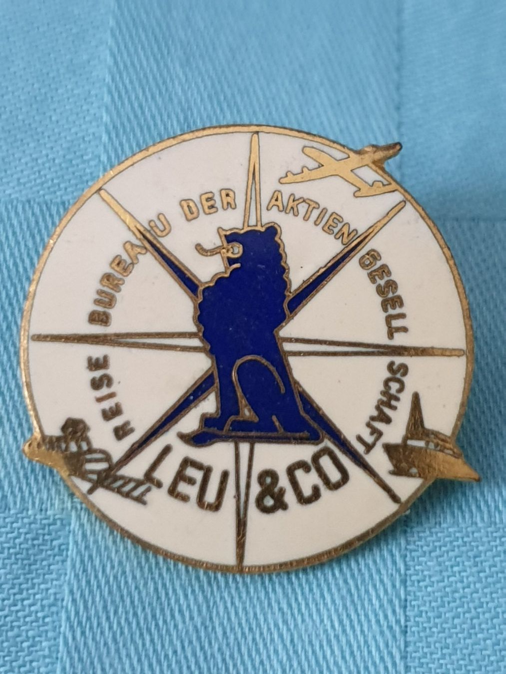 Placchette & Badge: REISE BUREAU LEU & CO altes emailliertes Abzeichen – Usato da Mörschwil venduto da spirspi