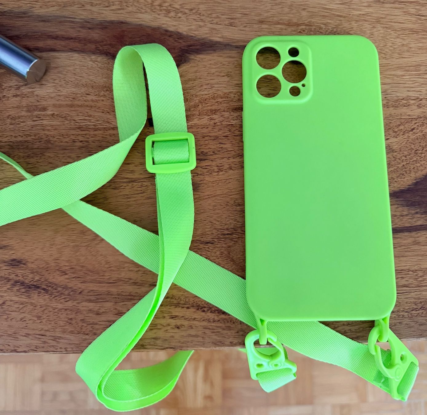 Cover & Protezioni schermo: iPhone 12 pro Max Hülle NEU – Nuovo e nell'imballaggio originale da Zug venduto da mcm.v.i