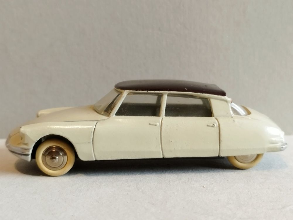 Dinky Toys Citroen Id Ambulance d'occasion