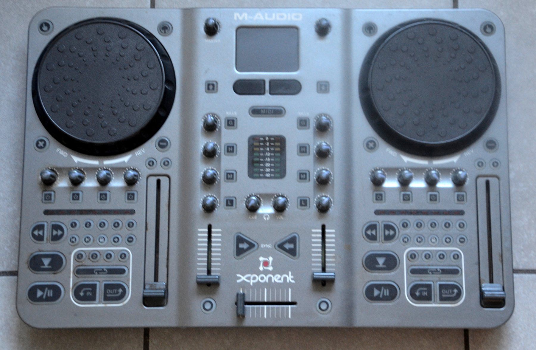 M-Audio Console di mixaggio: M-Audio Torq Xponent Mixer / Table de mixage – Usato da Collonges venduto da arashee 1