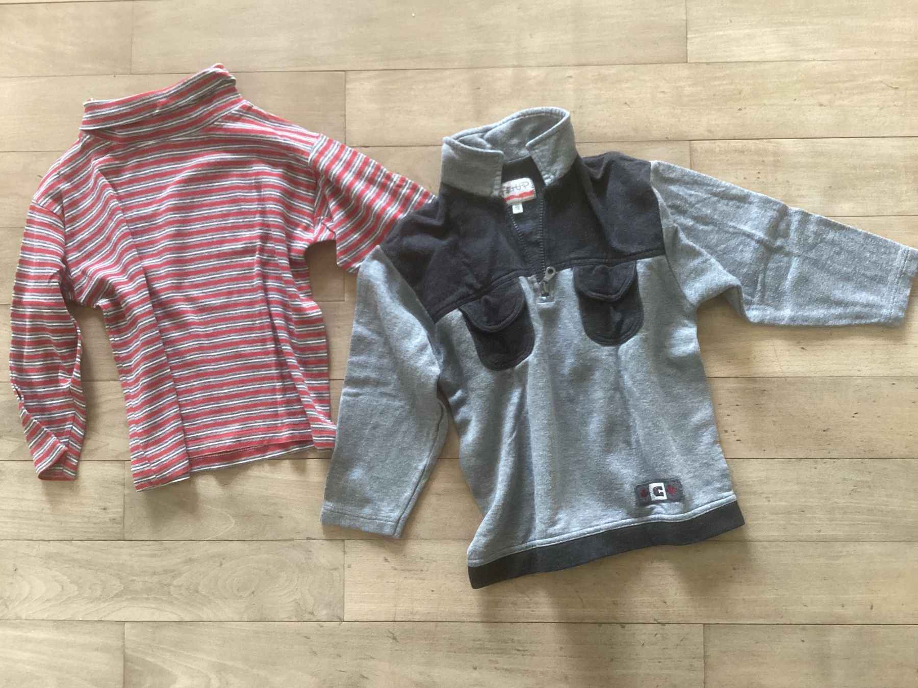 Kleiderpakete & -sets: 2x Pullover + 4x Unterhosen Gr.104 – Gebraucht aus Muttenz von rob_sc8s
