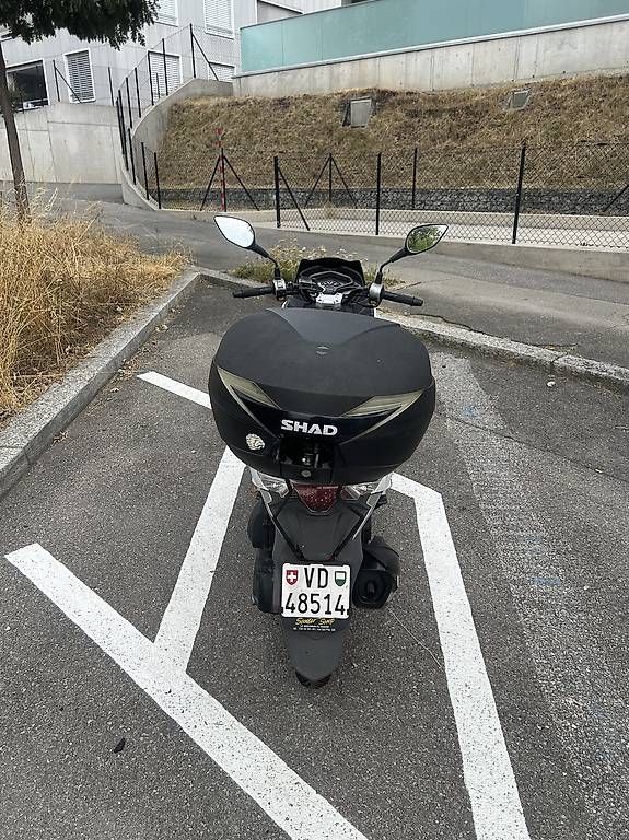 Sym Scooter: Scooter Sym jet 14 à vendre dans l'état – Usato da Lausanne venduto da iya_tw76 3