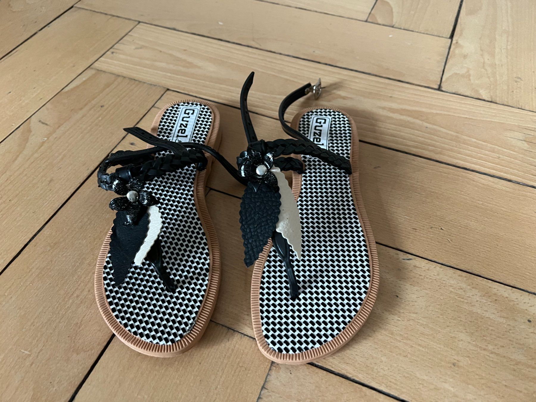Damenschuhe: Latschen Gummi, schwarz/weiss Gr. 38 – Neu (gemäss Beschreibung) aus Oensingen von katepe 1