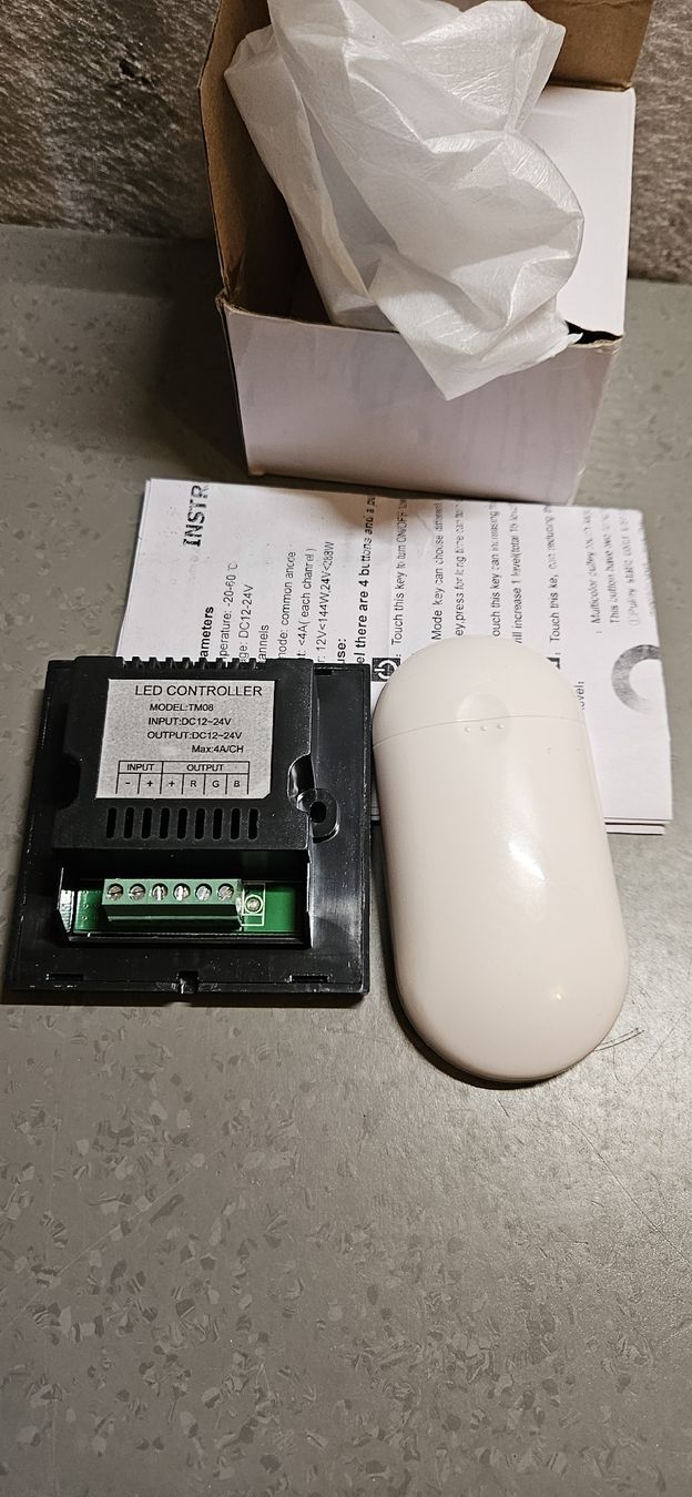 Steuerung: LED Controller TM09 mit Fernbedienung, – Neu und originalverpackt aus Baar von Vel...Baar45 3