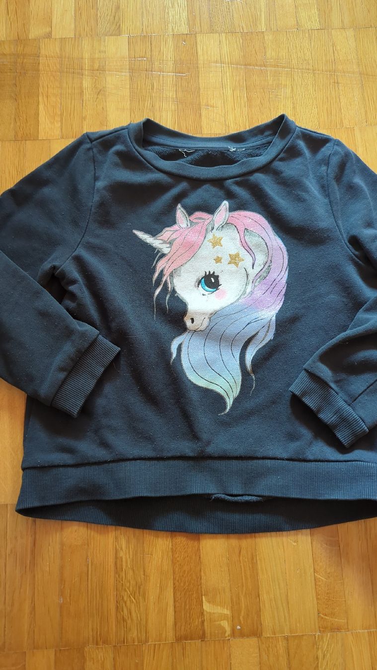 Maglioni & Felpe: Pullover Einhorn, ca. 98/104 – Usato da Zürich venduto da Rulabco