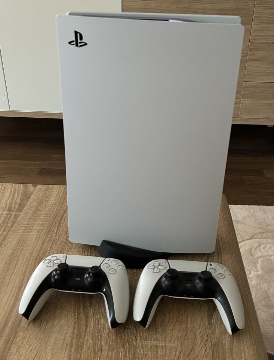 Sony Console: PlayStation 5 825GB + 2 Original Controller - Top Zustand – Nuovo (secondo la descrizione) da Bülach venduto da Merki66 1