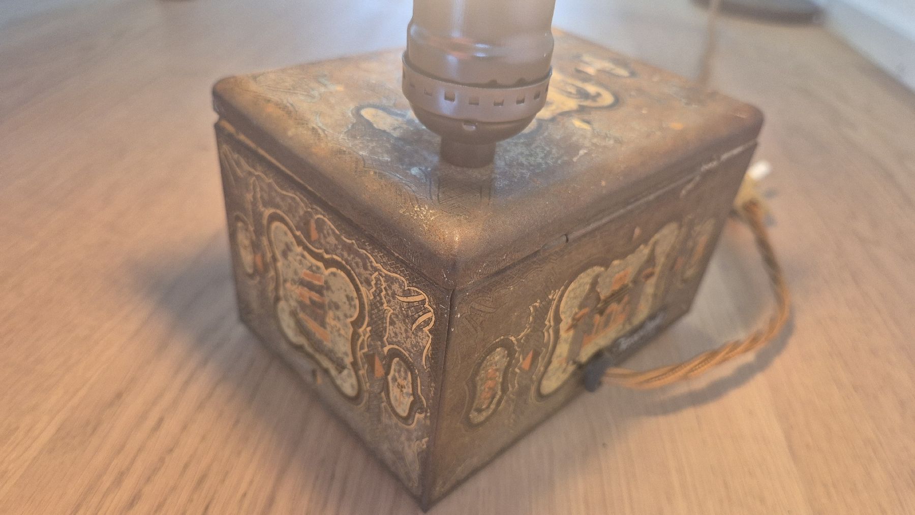 Lampen: Schöne Lampe aus antiker Box – Gebraucht aus Neftenbach von Matterberg 4