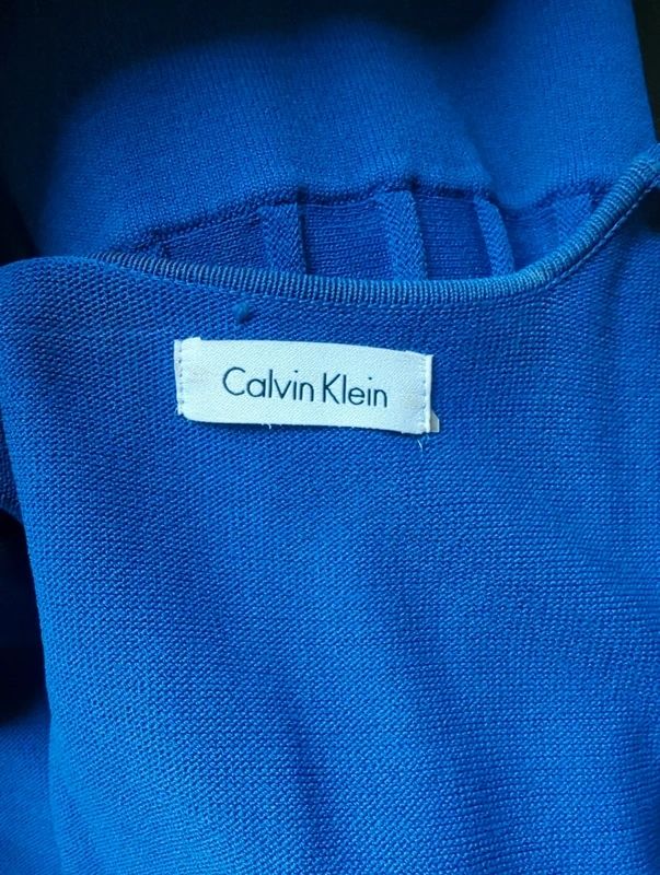 Calvin Klein Vestiti: Robe Calvin Klein, neuve, taille S – Nuovo (secondo la descrizione) da La Chaux-de-Fonds venduto da Sam0145 2