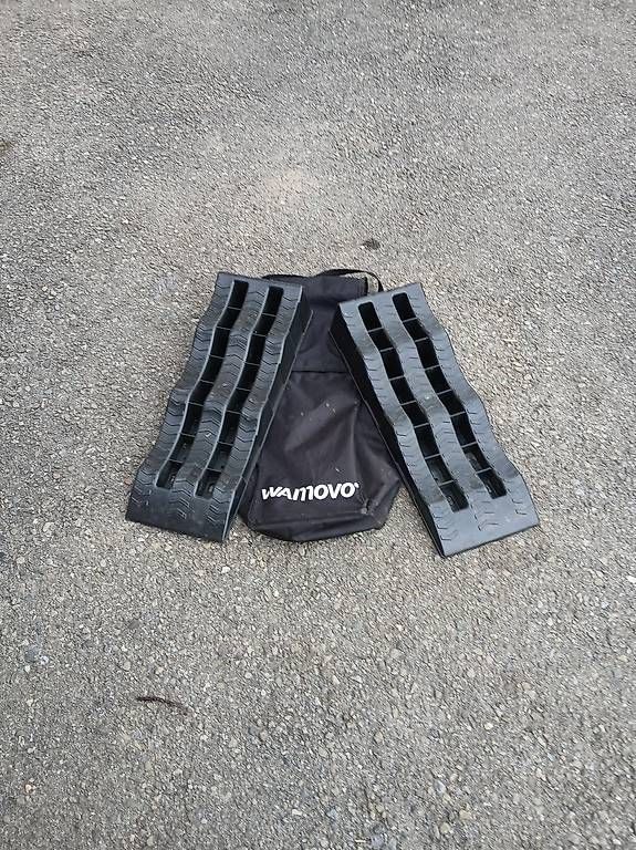 Veicoli elettrici: Cale pour niveler un véhicule  – Usato da Vucherens venduto da renegade9 1
