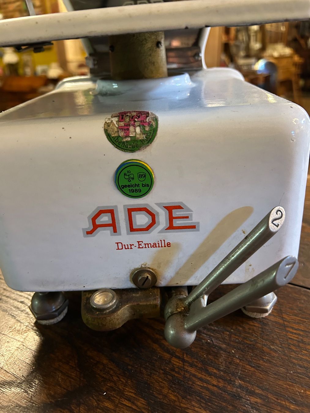 Waagen und Gewichte: Antike ADE Waage – Gebraucht aus Goldau von Taburettli_Brocante 3