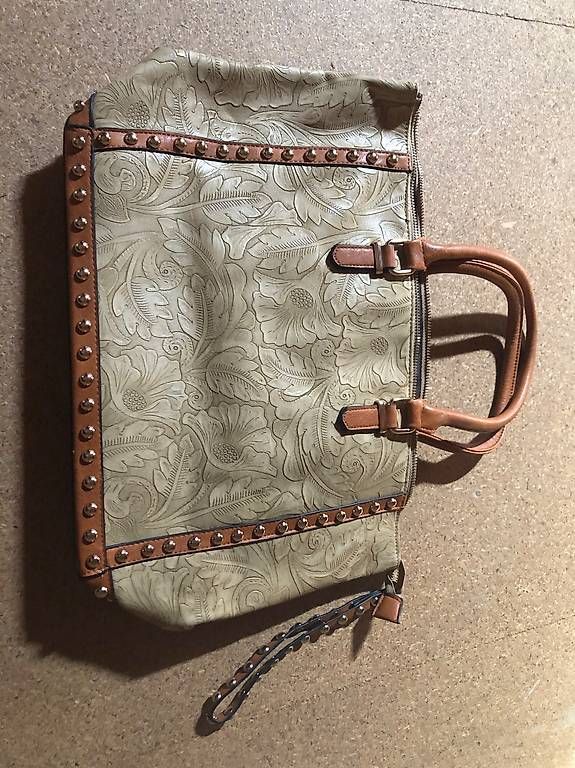 Sacs femmes: Sac en cuir – D'occasion à Riex par sie_ngx9 1