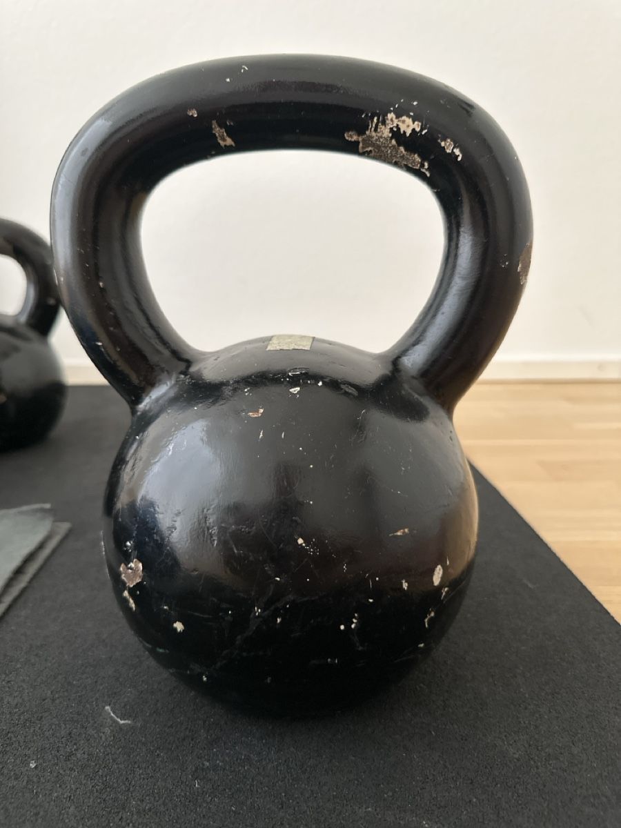 Wasserkocher: Kettlebell 24 kg schwarz – Gebraucht aus Allschwil von MB4123 1